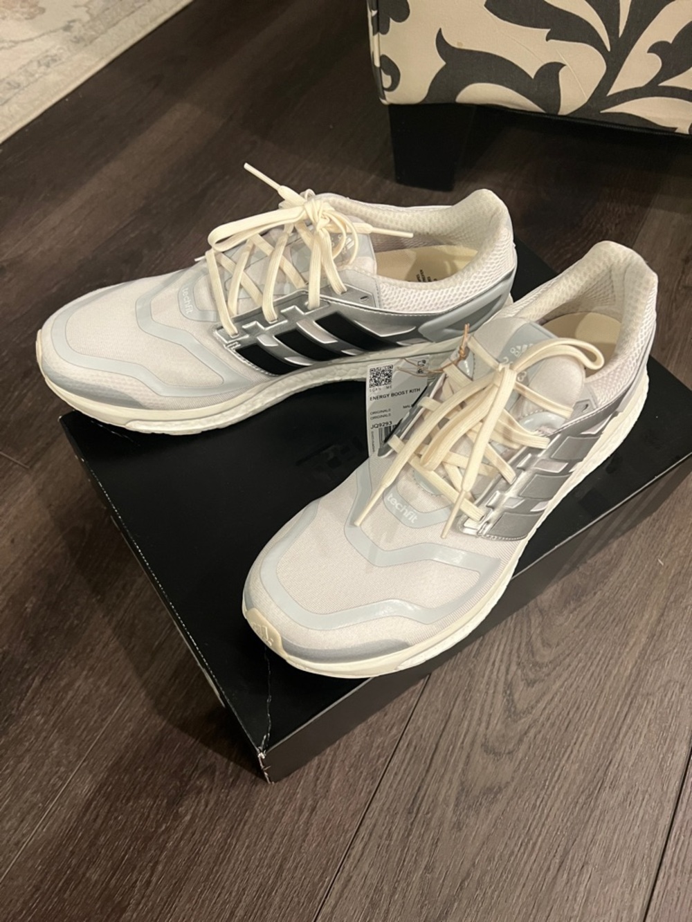 Kith Men's White and Silver Low-Top Sneakers